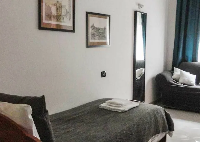 Suites Holiday Rooms